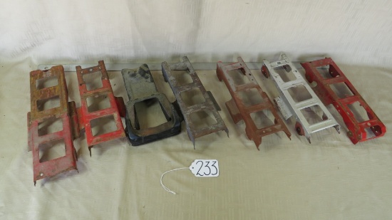 FLAT WITH TONKA FRAMES