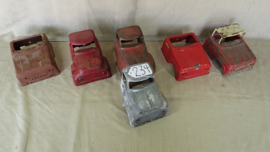FLAT WITH TONKA CABS