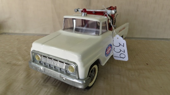1965 TONKA WRECKER W/ SPARE TIRE