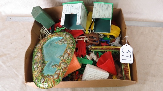 FLAT WITH MISC TOYS