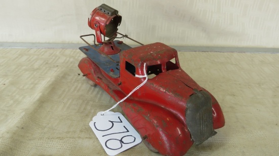 RED TRUCK WITH LIGHT