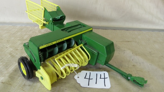ERTL JD SQUARE BALER