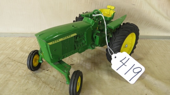 ERTL JD 3020