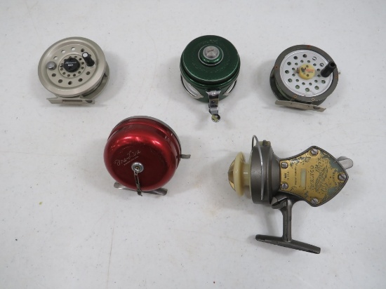 5 VINTAGE FISHING REELS