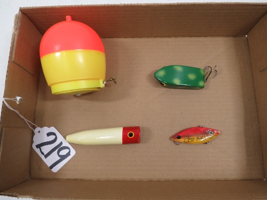 BASS LURES AND VINTAGE FLOAT-O-FISHER