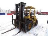 Caterpiller Rough Terrain Lift , 8000 lbs. C/W 48 in. Forks, sideswift, 3 s