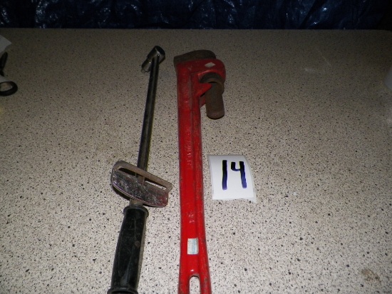 PIPE WRENCH