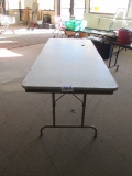 FOLDING DISPLAY TABLE