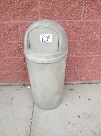 Rubbermaid Trash Can