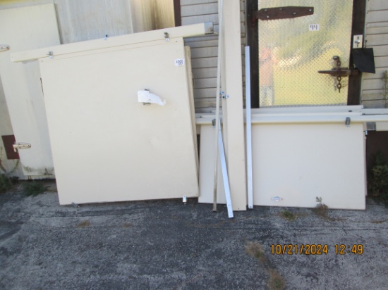 Bathroom Partition's