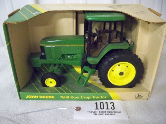 JD 7600 Row Crop, NIB