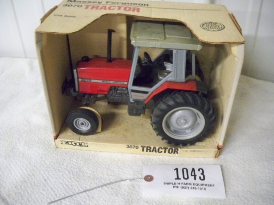 MF 3070 Tractor, NIB