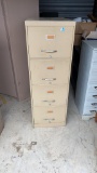 1 ran metal filing cabinet
