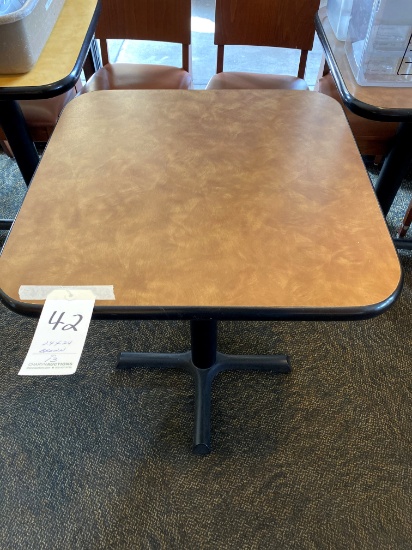 LAMINATE BROWN 24"X24" TABLES W/BLACK METAL 4-PRONG BASE