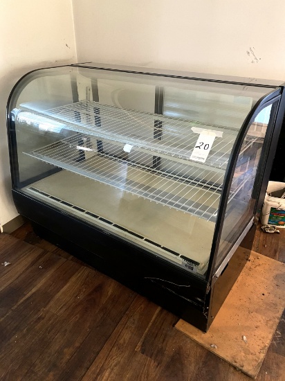 FEDERAL CURVED GLASS 59" REFRIGERATED PASTRY DISPLAY CASE MOD. CGR5948