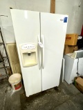 MAYTAG WHITE RESIDENTIAL SIDE-BY-SIDE REFRIGERATOR/FREEZER W/ICE MAKER & WATER DISPENSER