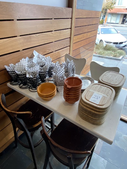 *LOT*MISCELLANEOUS (ON TABLE)