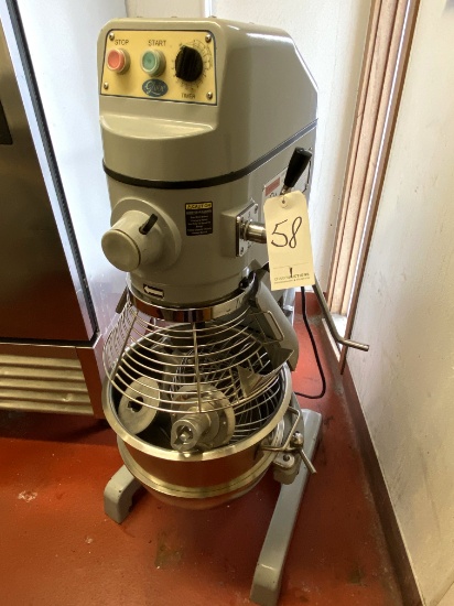 GLOBE 30QT MIXER W/BOWL GUARD, S/S BOWL & (3)TOOLS 1PH 220V MOD. SP30P