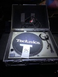 TECHNICS TURNTABLE W/CASE MOD. SL-1200MK2