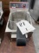 WINCO S/S COUNTERTOP ELECTRIC FRYER W/COVER MOD. EFS-16