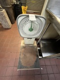 TOLEDO 200LB RECEIVING SCALE (MISSING GLASS COVER)