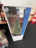 GE ARTIFICIAL 7.5' CHRISTMAS TREE W/LIGHTS & BOX