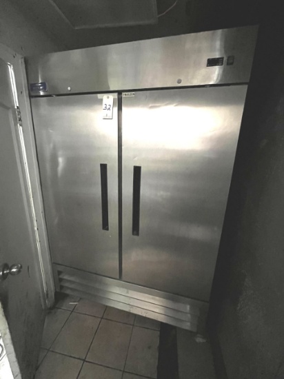 ARCTIC AIR S/S 2-DOOR FREEZER W/CASTERS MOD. AF49
