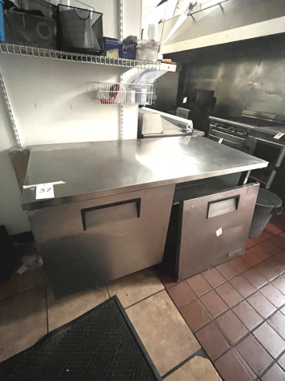 TRUE S/S 2-DOOR 60" UNDERCOUNTER REFRIGERATOR W/CASTERS (NEEDS DOOR HINGES)