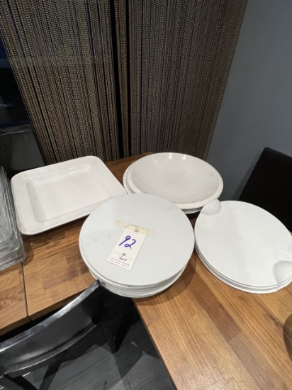 *LOT*(16)ASST WHITE LARGE PLATES