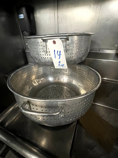 *LOT*(2)ALUMINUM COLANDERS
