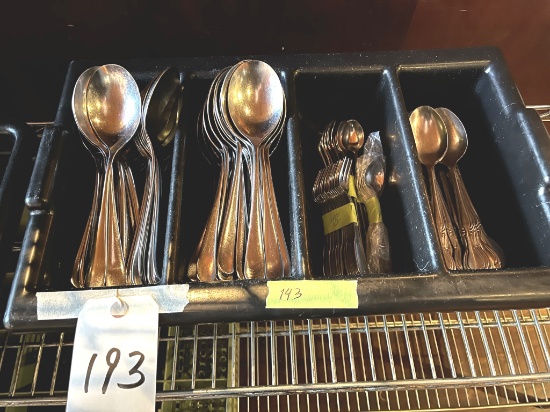 *LOT*(143)S/S SERVING SPOONS ETC.