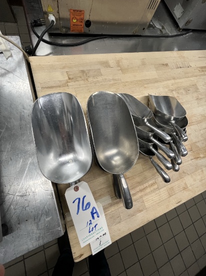 *LOT*(12)ALUMINUM SCOOPS