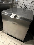 BEVERAGE AIR S/S 1-DOOR 27