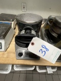 WARING COMMERCIAL DOUBLE BELGIAN WAFFLE MAKER