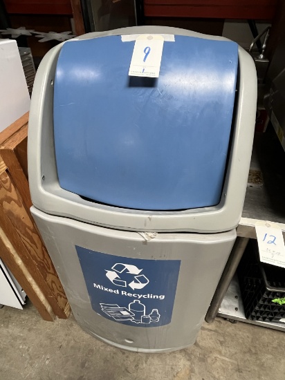 GRAY & BLUE PLASTIC RECYCLING RECEPTACLE