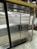 TRUE S/S 2-DOOR REFRIGERATOR W/CASTERS MOD. T35 (NEEDS 2X DOOR GASKETS REPLACED)