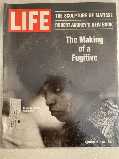 Vintage Life Magazine September 1970 Bronze Age Angela Davis Wanted by the FBI