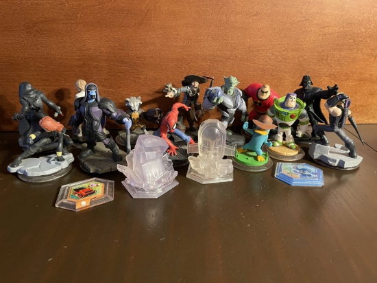 17 Disney Infinity Figures Playsets & Discs Tested & Works A Few are in Rough Condition