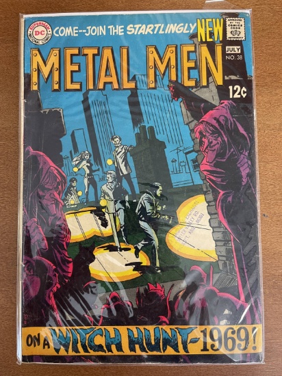 Metal Men Comic #38 DC Comics 1969 Silver Age 12 Cent Cover One-page Fact File # 8 covers the Spectr