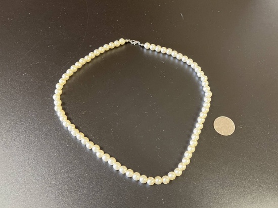 Elegant 22 inch Pearl Necklace Classic Design Fashion Jewelry Very Nice See Pics