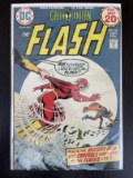 The Flash Comic #228 DC 1974 Bronze Age Green Lantern 20 Cents