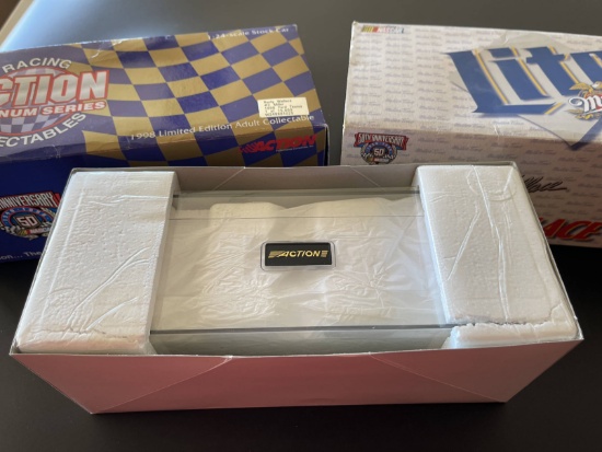 Rusty Wallace Lite Miller 1:24 Scale Stock Car Limited Edition in Box 1998 Ford Taurus