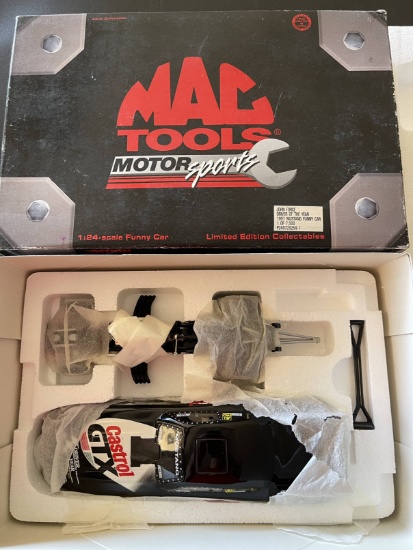 John Force Driver of the Year 1997 Mustang Funny Car Limited Edition Mac Tools Motor Sports 1:24 Sca