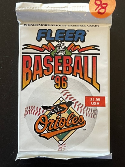 Fleer Baseball 96 Orioles Unopened Pack of 10 Baltimore Orioles baseball cards