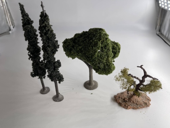 4 Vintage Trees For Model Train Terrain Foam Plastic Pine and Oak and a Joshua Tree 1950