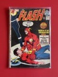 Flash Comic #215 DC Comics Bronze Age KEY Crossover