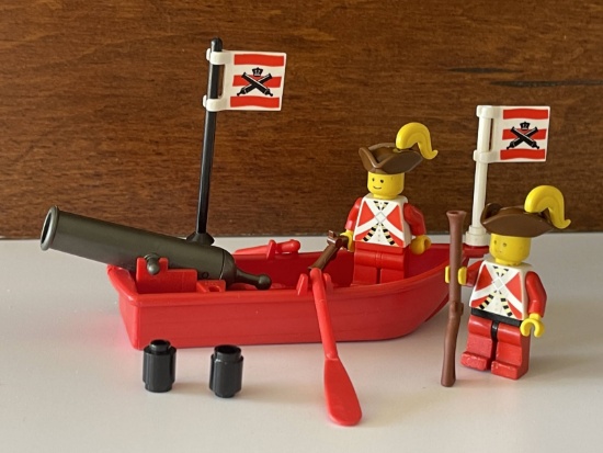 Classic Lego 2 Colonial Soldiers in Boat with Cannon, 2 Flags, 2 Guns, 2 Oars and 2 Cannonballs