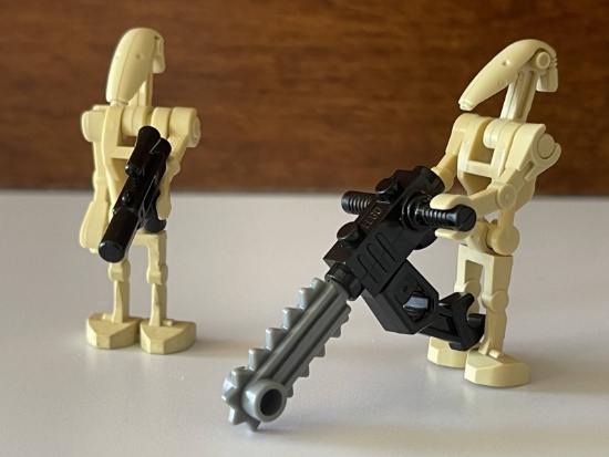 2 Star Wars Battle Droid Minifigures with Accessories LEGO