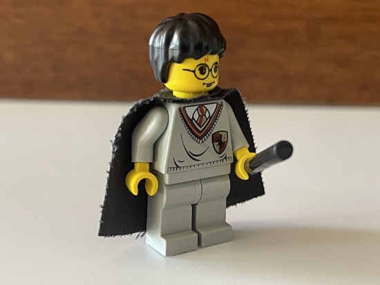 Rare Original Yellow Faced Harry Potter Lego Minifigure from 2001 with Wand