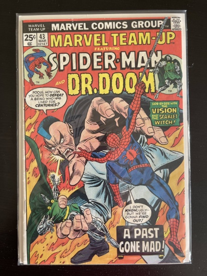 Marvel Team-Up #33 Spider-man and Nighthawk 1975 Bronze Age 25 Cents Vision Scarlet Witch